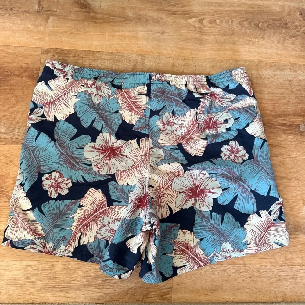 Patagonia Men’s Swim Shorts Floral Orchid Print, Built‎ in Liner